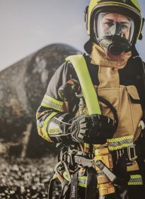 Eska_gloves1.jpg